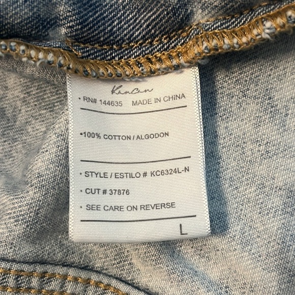 KanCan Distressed Light Denim Jacket Size L - Picture 9 of 10